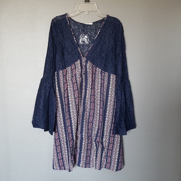 🖤Lace Sleeve Dress🖤 Navy Blue - Picture 2 of 3